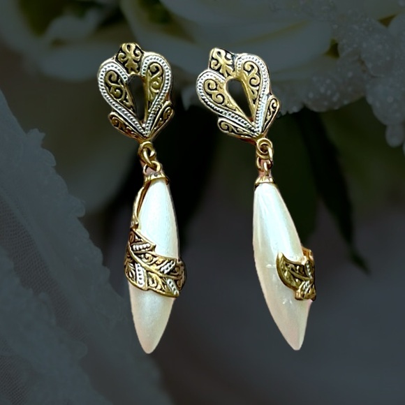 🌺Vintage Signed Damascene Pearl Earrings - Picture 4 of 11